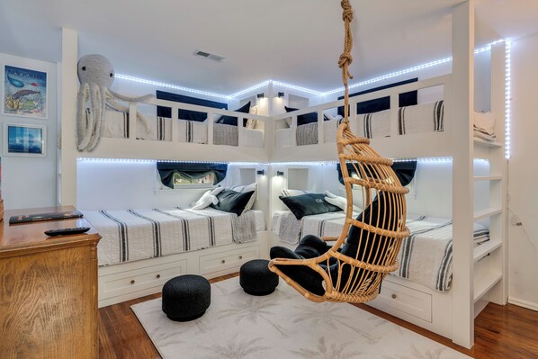 4 bedrooms, iron/ironing board, free WiFi, bed sheets