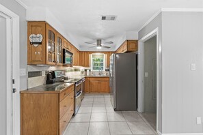 Private kitchen - Sun and Fun- Tranquil Turtle (Port Orange)