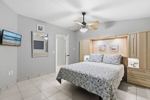 House, Multiple Beds, Kitchen (Sun and Fun- Dolphin Diversion) - Sun and Fun- Dolphin Diversion (Port Orange)