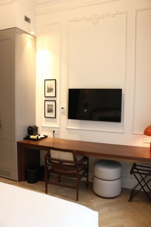 Bar mini, seterika/papan seterika, Wi-fi percuma 