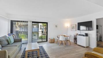 Condo, 1 Queen Bed with Sofa bed, Terrace, Ocean View (Seaward D-102) | Living area