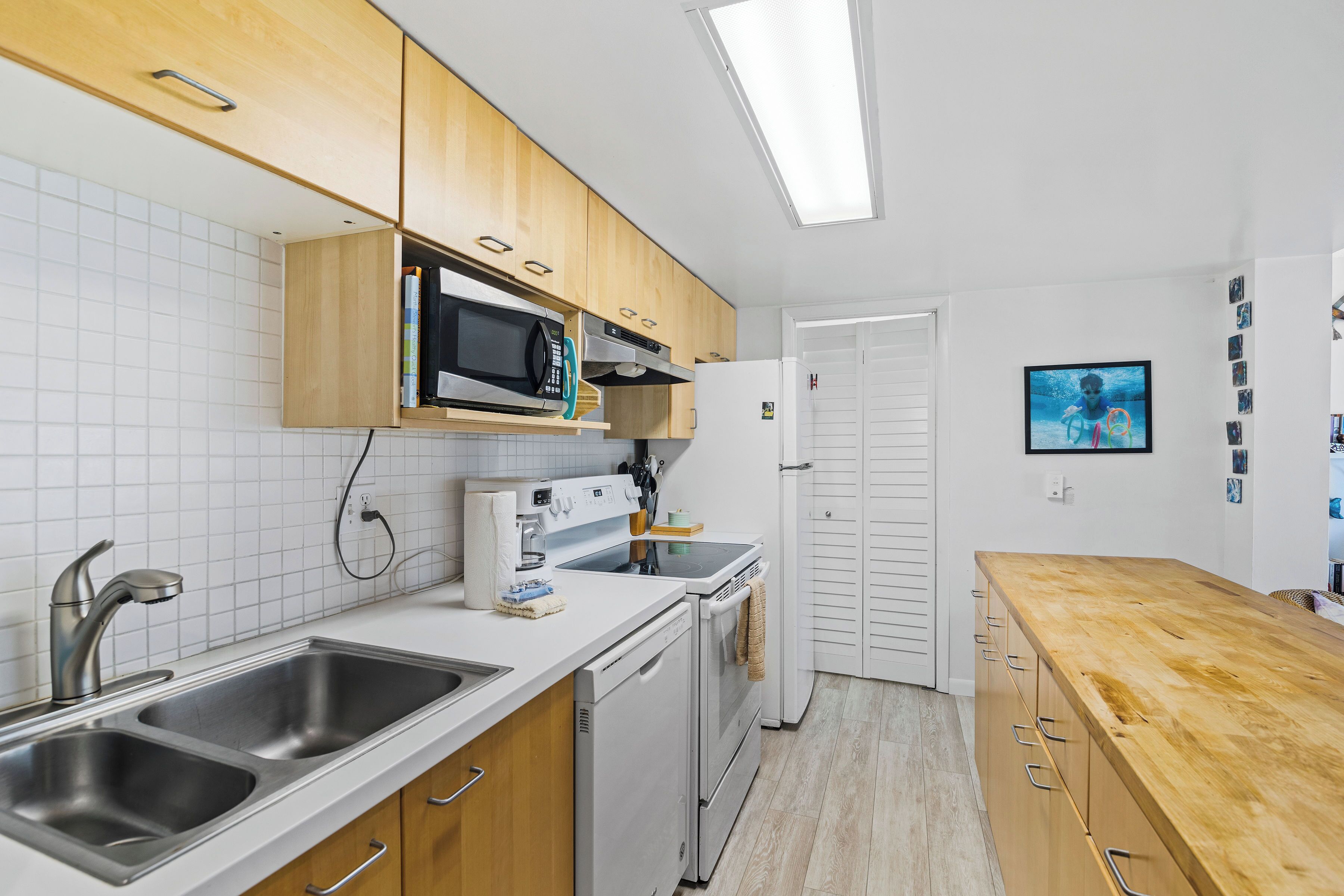 Apartment, 1 Queen-Bett und Schlafsofa, Terrasse, Meerblick (Seaward D-102) | Eigene Küche