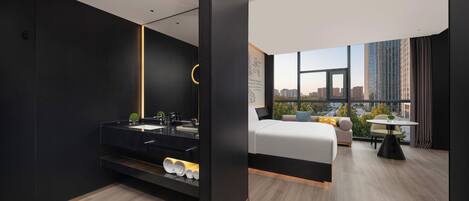 Premium-Zimmer, 1 King-Bett | Hochwertige Bettwaren, Daunenbettdecken, Minibar, Schreibtisch