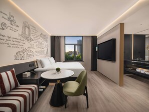 Habitación estándar, 1 cama de matrimonio grande | Ropa de cama de alta calidad, edredones de plumas, minibar y escritorio