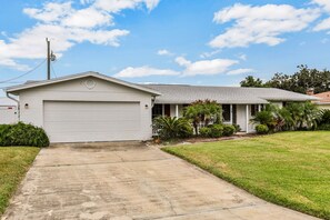 Exterior - Seaview Dreams (Ormond Beach)