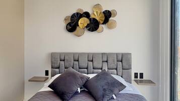 Luxury Studio | Laptop workspace, free WiFi