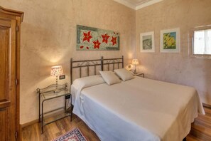 In-room safe, blackout curtains, free WiFi