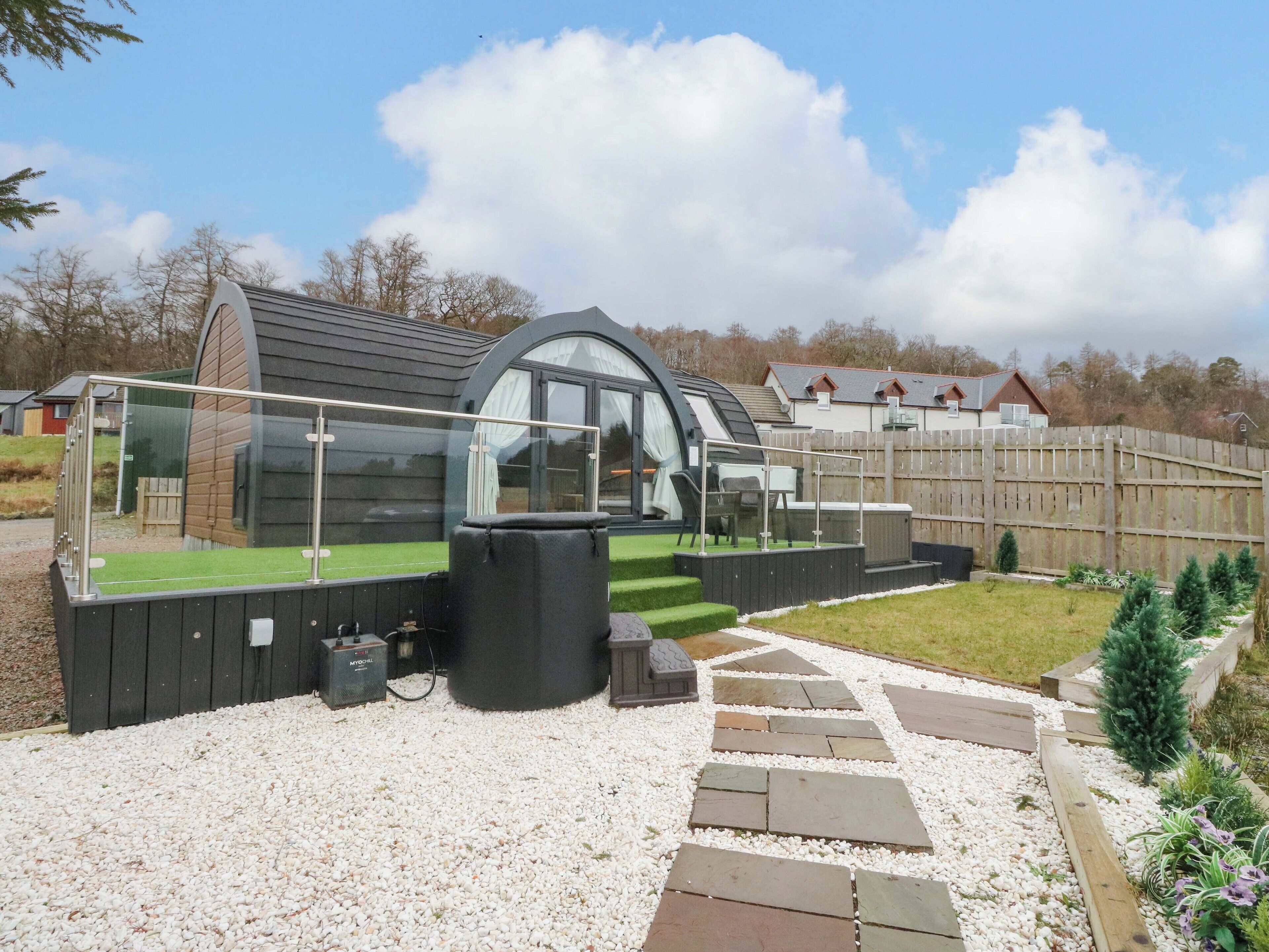 المنطقة المحيطة بالمنشأة