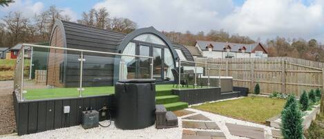 المنطقة المحيطة بالمنشأة