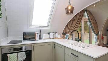 Cookware/dishes/utensils