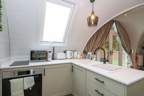 Cookware/dishes/utensils