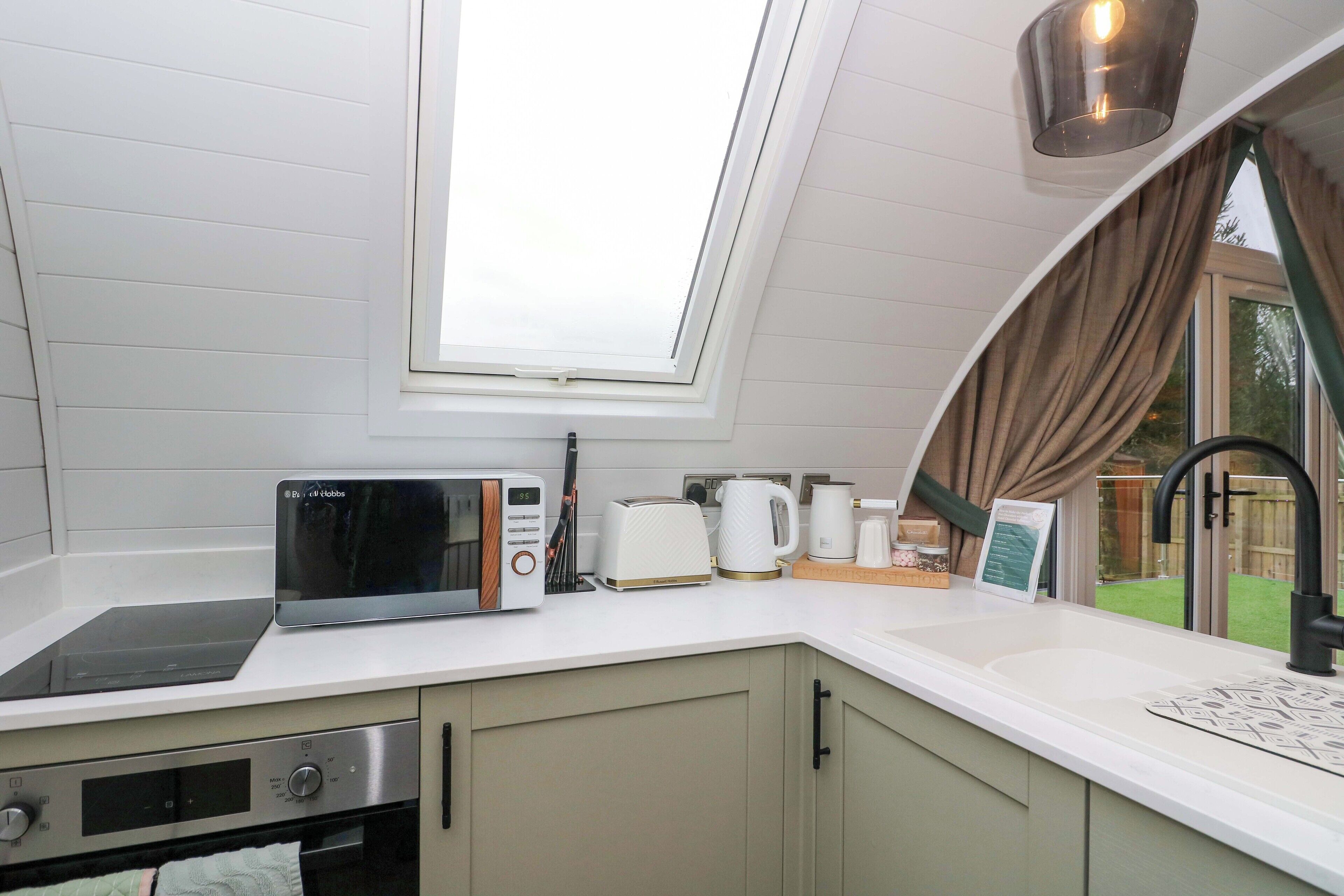 Cookware/dishes/utensils