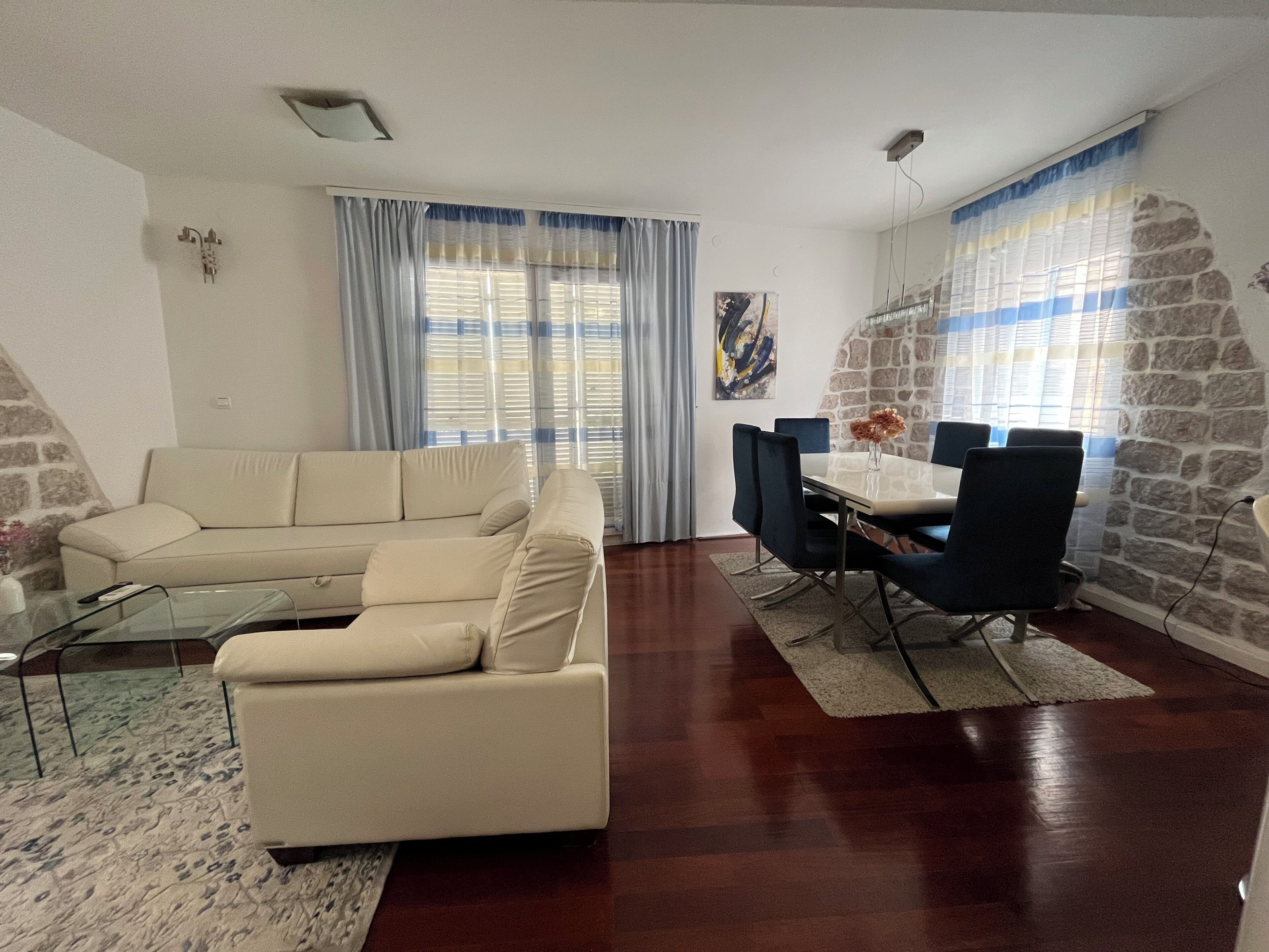Apartment, 2 Bedrooms | Living area