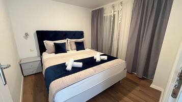 Blendingsgardiner og wi-fi (inkludert)