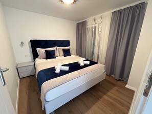 遮光カーテン、WiFi (無料)