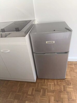 Interior - Studio Apartment - Newly Renovated - Ground Floor (Paris)