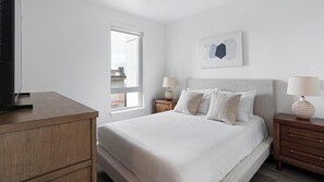 1 bedroom, desk, iron/ironing board, WiFi - Landing | Beautiful 1BD, Gym (Seattle)