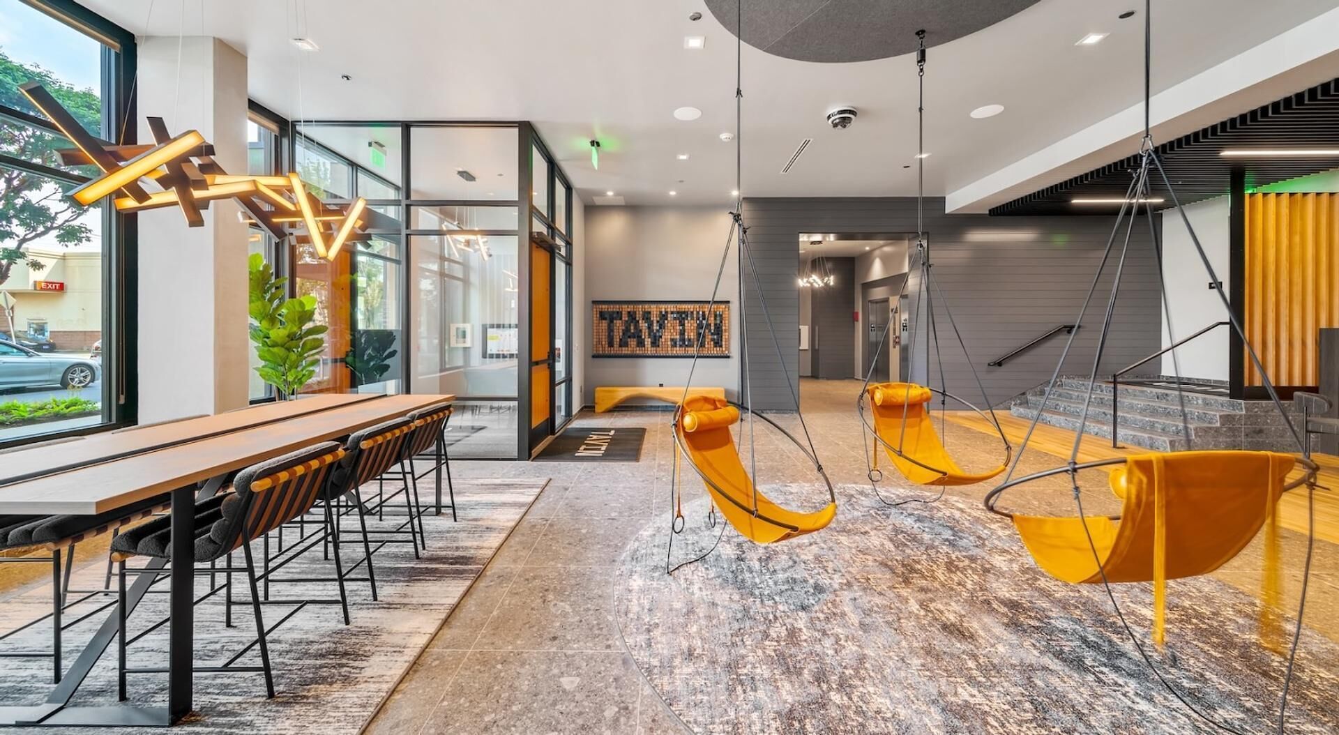 المنشأة من الداخل