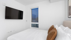 1 bedroom, desk, iron/ironing board, WiFi