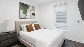 2 bedrooms, desk, iron/ironing board, WiFi - Landing | Spectacular 2BD, Gym (Seattle)