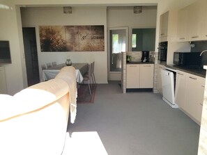 Interior - St-Aygulf - T3 with balcony/terrace, parking, quiet, center at 400m, beach at 700m (Fréjus)