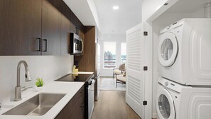 Refrigerador y comedor 
