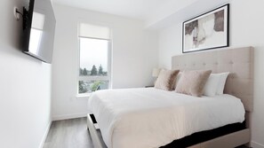 1 bedroom, desk, iron/ironing board, WiFi - Landing | Stylish 1BD, Gym (Seattle)