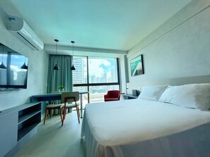 Iron/ironing board, Internet, bed sheets - A gem in the heart of Boa Viagem - 5 minutes from the beach and close to everything! (Recife)