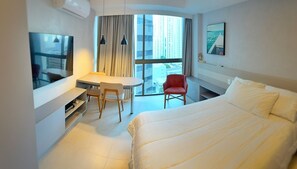 Iron/ironing board, Internet, bed sheets - A gem in the heart of Boa Viagem - 5 minutes from the beach and close to everything! (Recife)