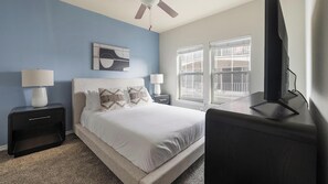 Desk, iron/ironing board, WiFi, bed sheets - Landing | Stylish 1BD, Clubhouse (Corpus Christi)