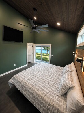 4 bedrooms, in-room safe, iron/ironing board, free WiFi