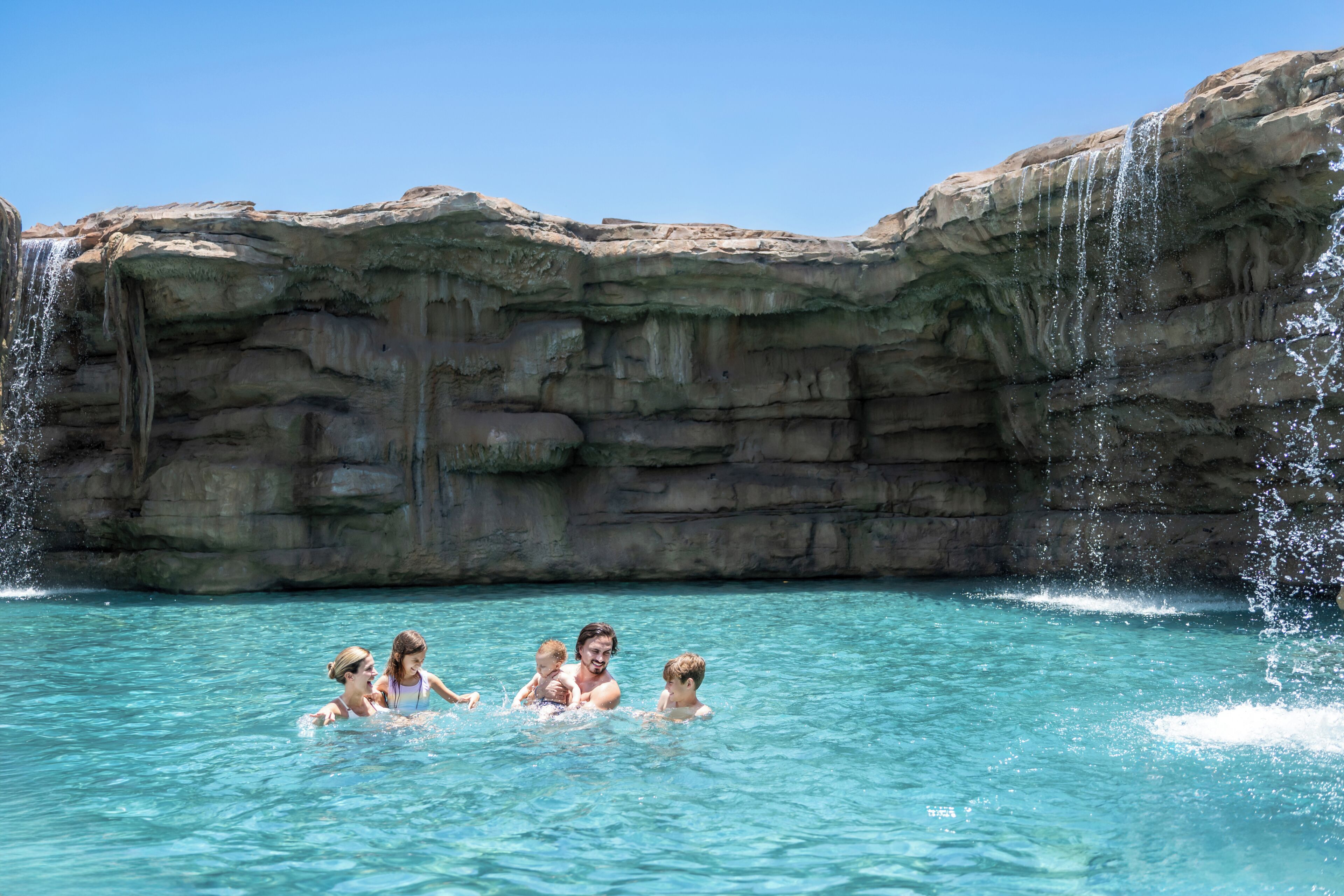 حمام سباحة