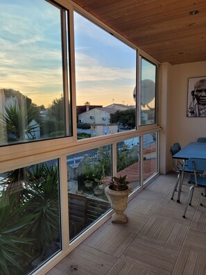 Interior - Appart in solar villa and veranda garden in quiet cul-de-sac - 8mn from the sea (Lattes)