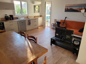 Interior - Appart in solar villa and veranda garden in quiet cul-de-sac - 8mn from the sea (Lattes)