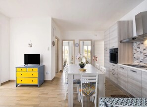 House, 2 Bedrooms, Smoking, Balcony | Dining room - Fronte Mare Gold Escape (Porto Cesareo)