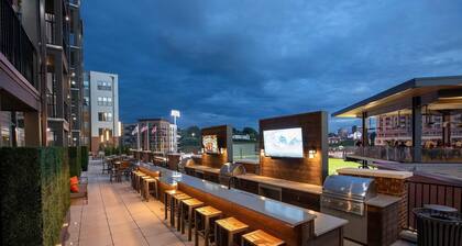 Landing | Chic 1BD, Gym, Game Room