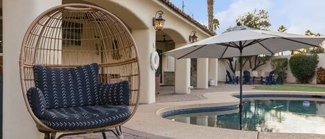 Piscina all'aperto, una piscina riscaldata