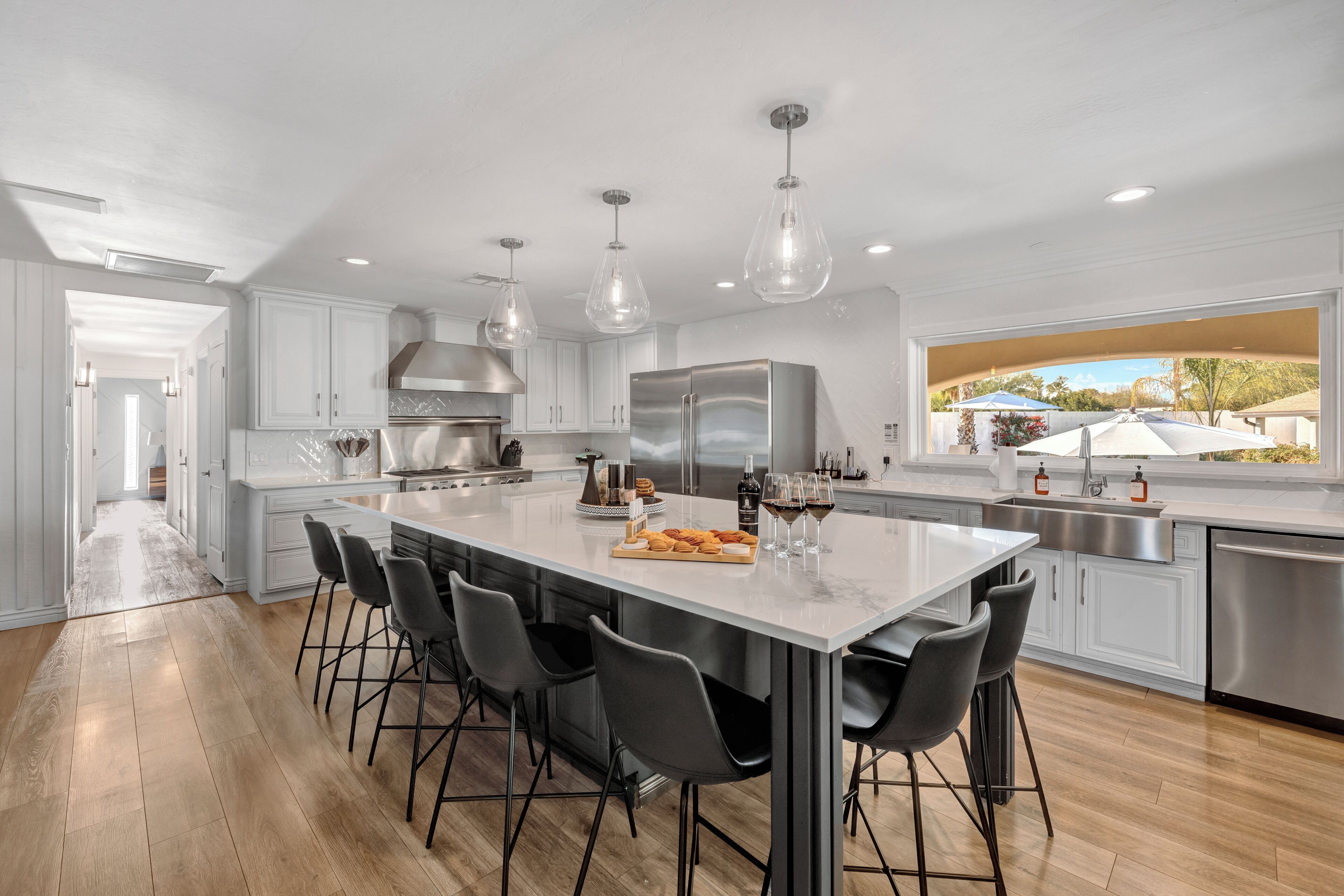 雪櫃、微波爐、焗爐、爐具