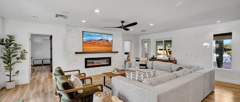 Smart TV, fireplace, ping pong