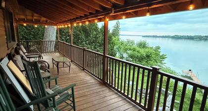 Waterfront 3 Bedroom 3 Bathroom Large House in Bridport—Fire pit, Grill, Deck