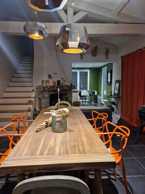 Dining - Villa with pool (Santa-Lucia-di-Moriani)