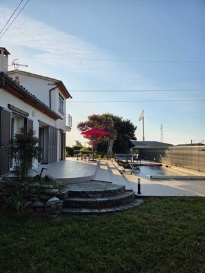 Terrace/patio - Villa with pool (Santa-Lucia-di-Moriani)