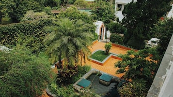 Family Cottage | Property grounds