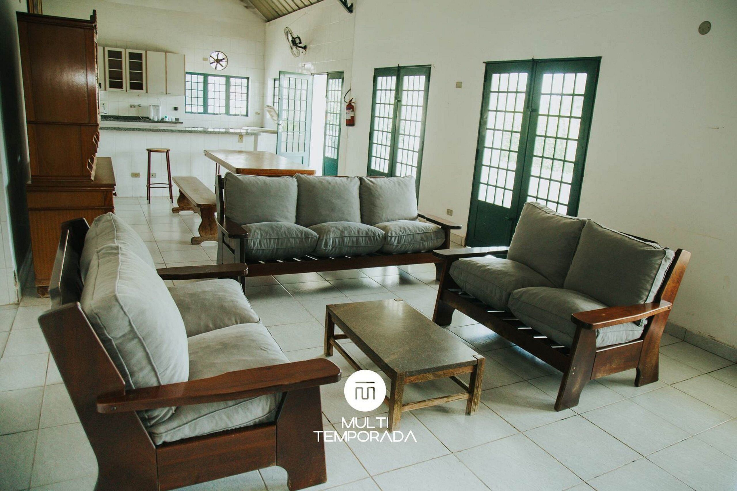 Familien-Ferienhaus | Wohnbereich | 40-Zoll-Fernseher mit Digitalempfang