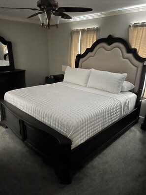 3 habitaciones, escritorio, tabla de planchar con plancha y wifi gratis 