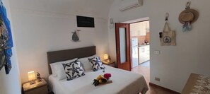 1 slaapkamer, een strijkplank/strijkijzer, wifi, beddengoed