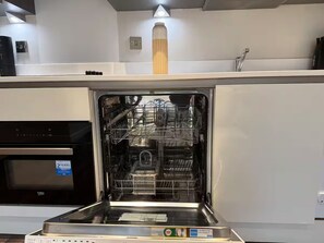 Private kitchen - Luxury 2-Bed Apartment | Gym | Jewellery Quarter (Birmingham)