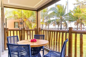 Outdoor dining - Bungalow Frente Mar N 101 (Caucaia)