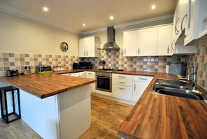 Dishwasher - Herring House- Coastal Comfort in Pittenweem (Pittenweem)