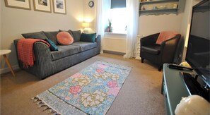 Living area - Sandpiper Cottage- Coastal hideaway (Anstruther)
